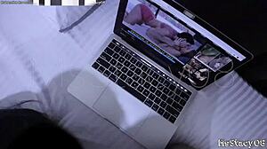 Nahuli Insan Watching Porn