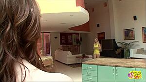 Blonde Fingers Juicy