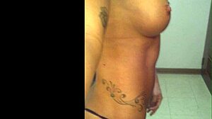 Intimate Leslie Photos