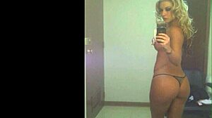 Intimate Leslie Photos