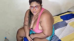 huge squirting pussy