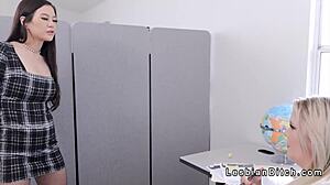 Lesbian Bedroom Lick