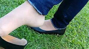 Nylon Shoeplay Tease