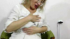 Gilf Pussy Fingering