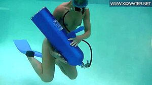 Underwater Dildo Blow
