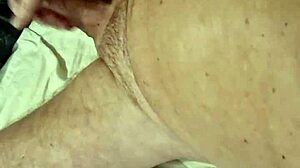 bodybuilder jerks off