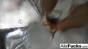 alix lynx shower