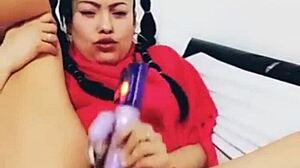 Latina Dildo Squirts