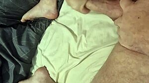 bodybuilder jerks off