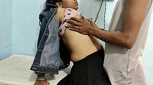 अम्मा टेबल पर क्रिम्पाई