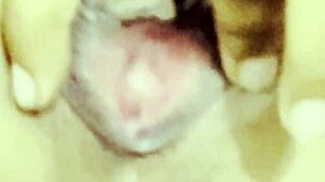 18+ इंडियन टीन का सोलो चुदाई शो