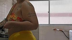 Shorts Exhibitionist