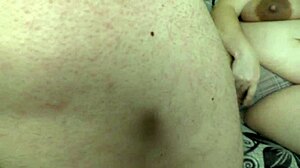 Žena bez kondoma creampie