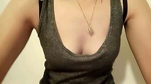 Latina Outdoor Masturbate