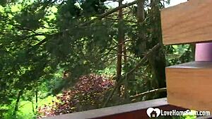 Pepek MILF Dekat-Dekat!