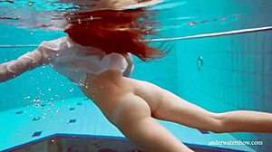 tits underwater babe