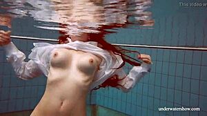 tits underwater babe