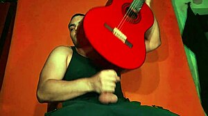 frotando guitarra cock