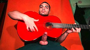 frotando guitarra cock