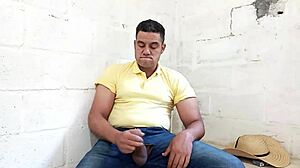 super dotado handjob