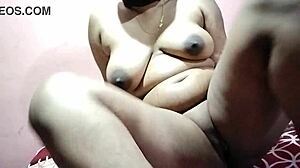 indian pussy finger