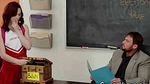 Cheerleader Jizz Facial