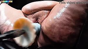 Hairy Cunt Stretch
