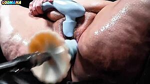 Hairy Cunt Stretch