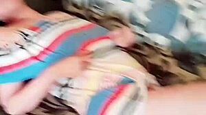 Caliente Posing Masturbate