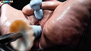 Hairy Cunt Stretch