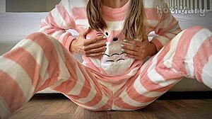 schoolgirl squirt orgasm