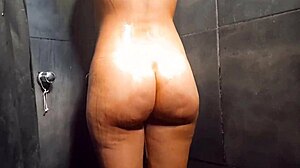 hermanastra baño follada