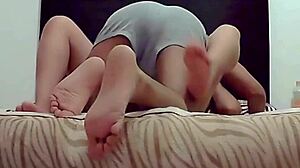 Housewife Leg Scream