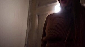 laura quest flashing