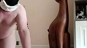 Maîtresse Humiliates Slave