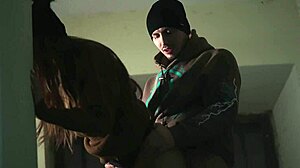 laura quest flashing