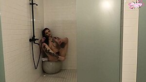 Shower Pussy Jerk