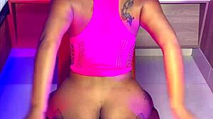 Latina Roommate Ride