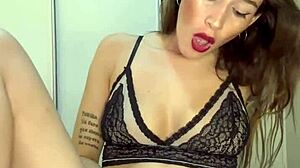 Obedient Dildo Squirt