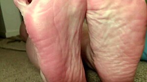 Giantess Femdom Worship