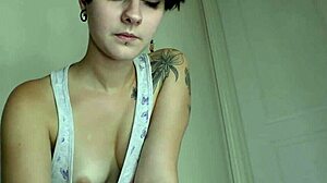 Downblouse Beauty Comp