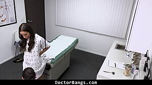 Nurse Sucks Doctor