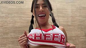 Cheerleader Body Flaunt