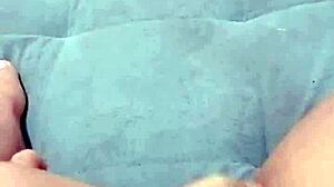 latina pussy finger