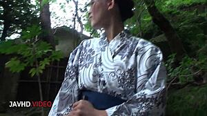 outdoor blowjob cumshot