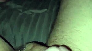 couple bath blowjob