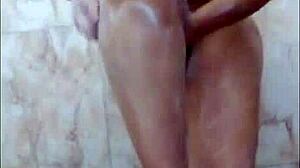 Indian Bathroom Fingering 💦