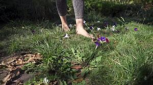 Flower Crushing Toes