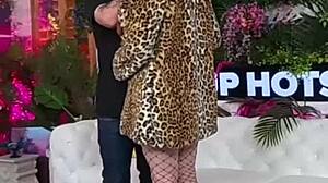hooker hookup