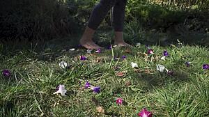 Flower Crushing Toes